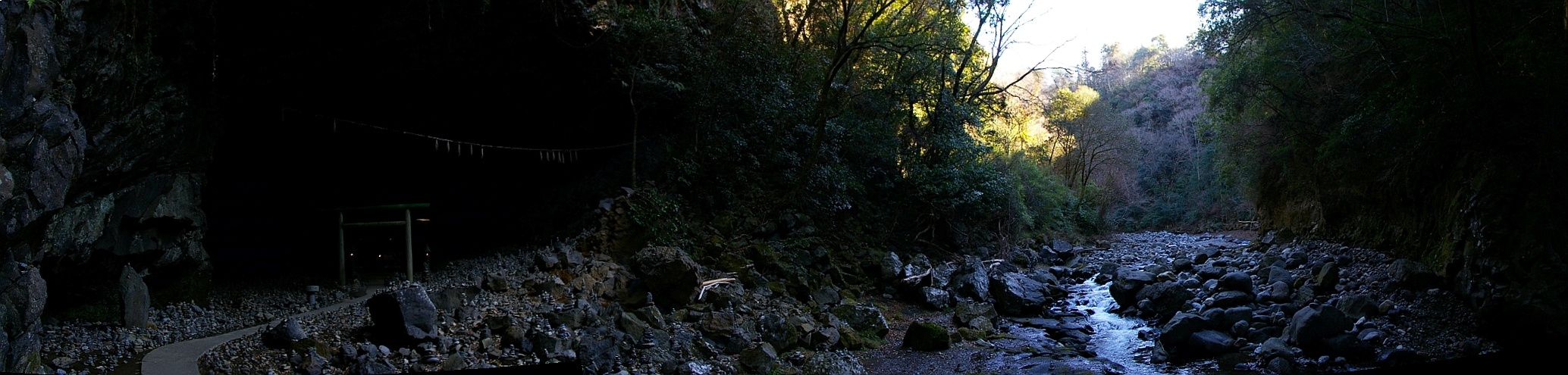 天安河原（宮崎県高千穂町）