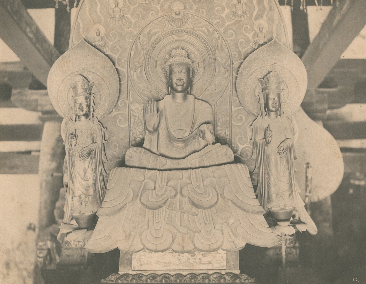 法隆寺金堂釈迦三尊像