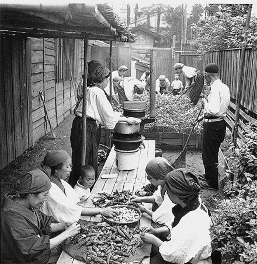 隣組による共同炊事の様子（1941年）