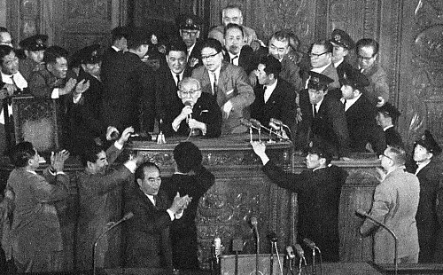 1960年安保闘争のデモ