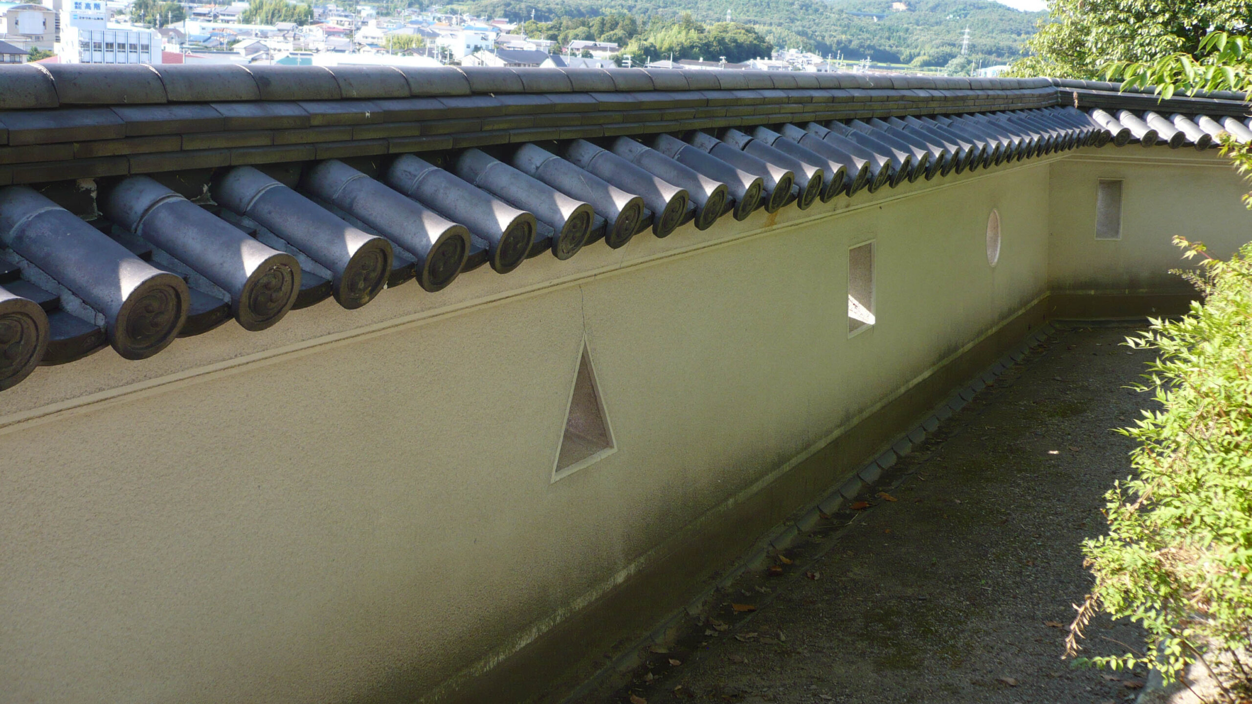 三木城跡の復興塀