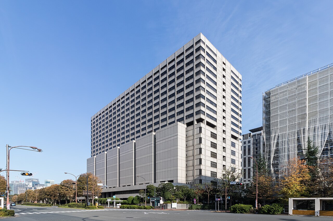 東京高等裁判所・東京地方裁判所が入る霞が関の裁判所ビル