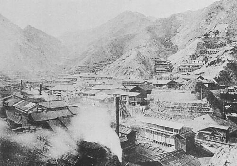 明治時代の足尾銅山の精錬所(1895年頃)