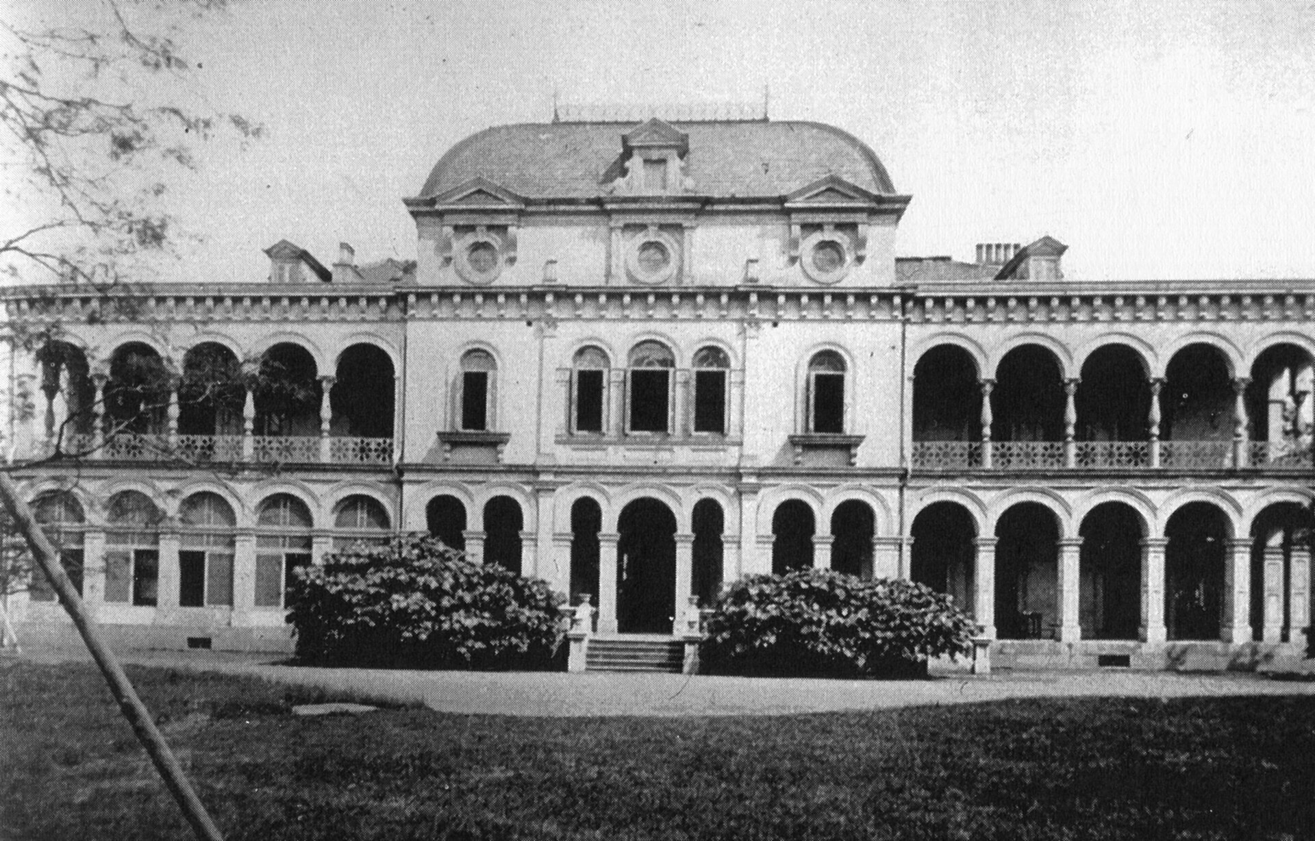 コンドル設計の鹿鳴館建築立面図（1883年）