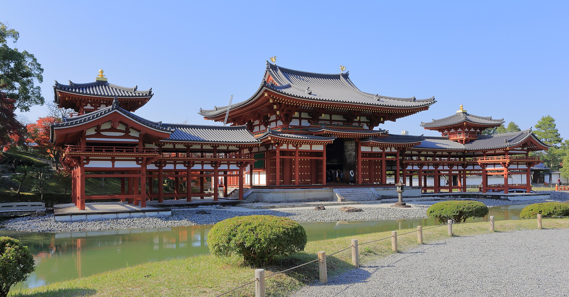 平等院鳳凰堂の正面全景