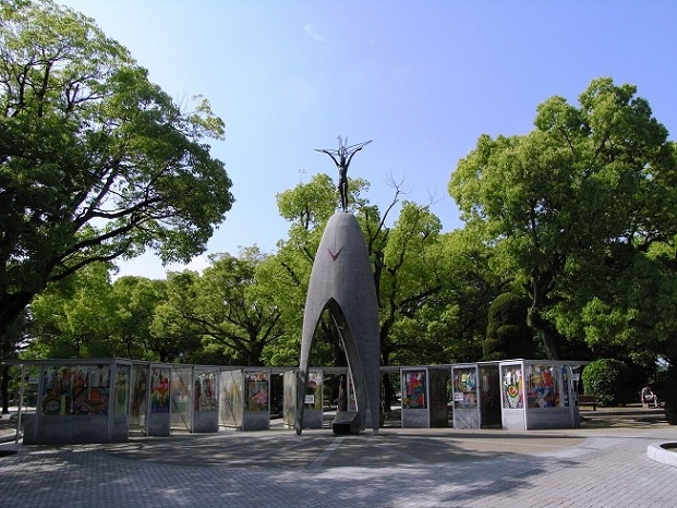 原爆の子の像(広島平和記念公園)
