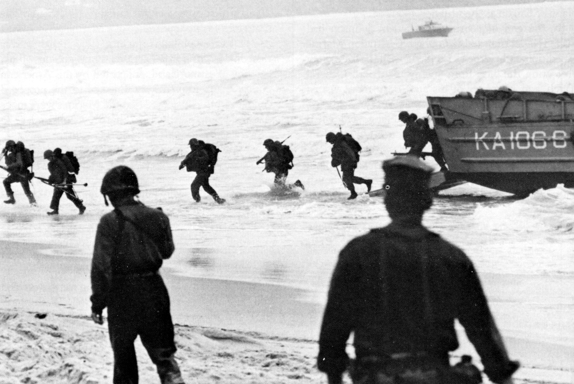1965年3月、ダナンに上陸するアメリカ海兵隊