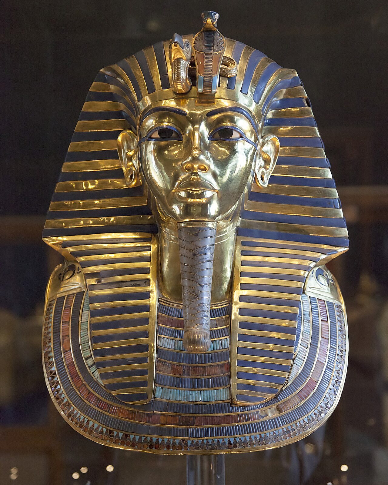 ツタンカーメンの黄金のマスク（エジプト考古学博物館蔵）
