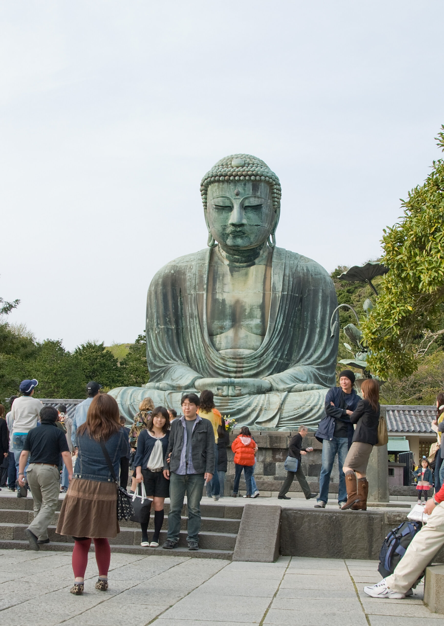 露座の鎌倉大仏(全体像)