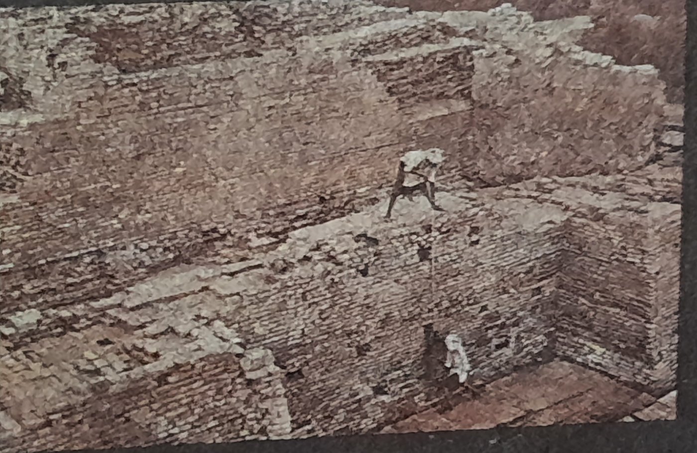 モヘンジョ・ダロの遺跡(発掘された街並み)