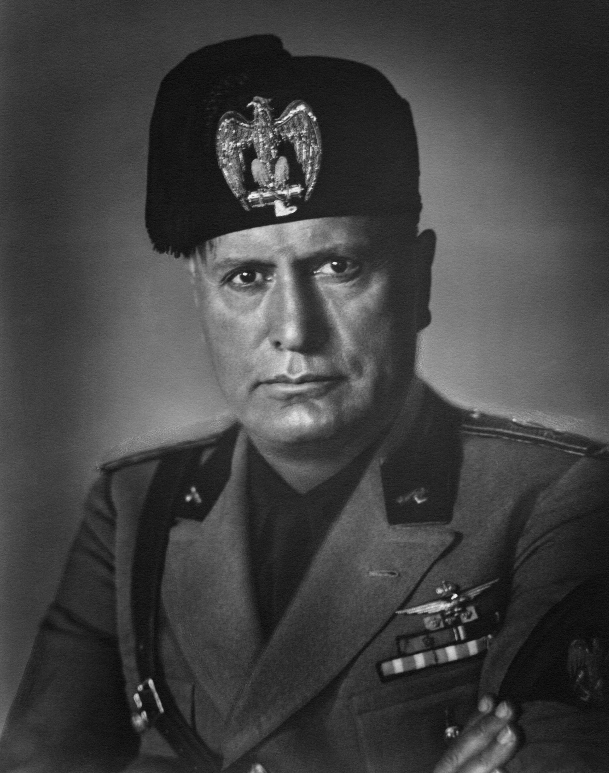 軍服姿のベニート・ムッソリーニ