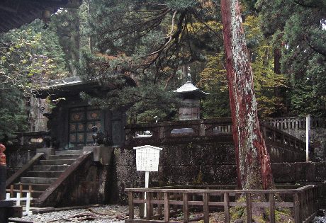 日光東照宮・奥宮(家康廟所)の社殿