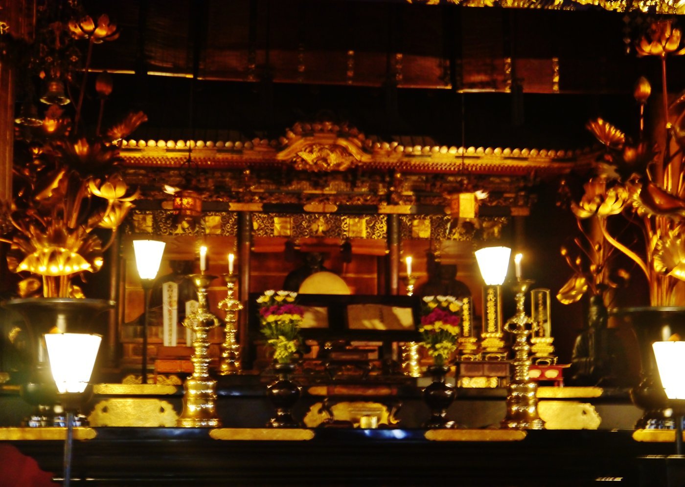 善光寺本堂の内陣・内部の様子