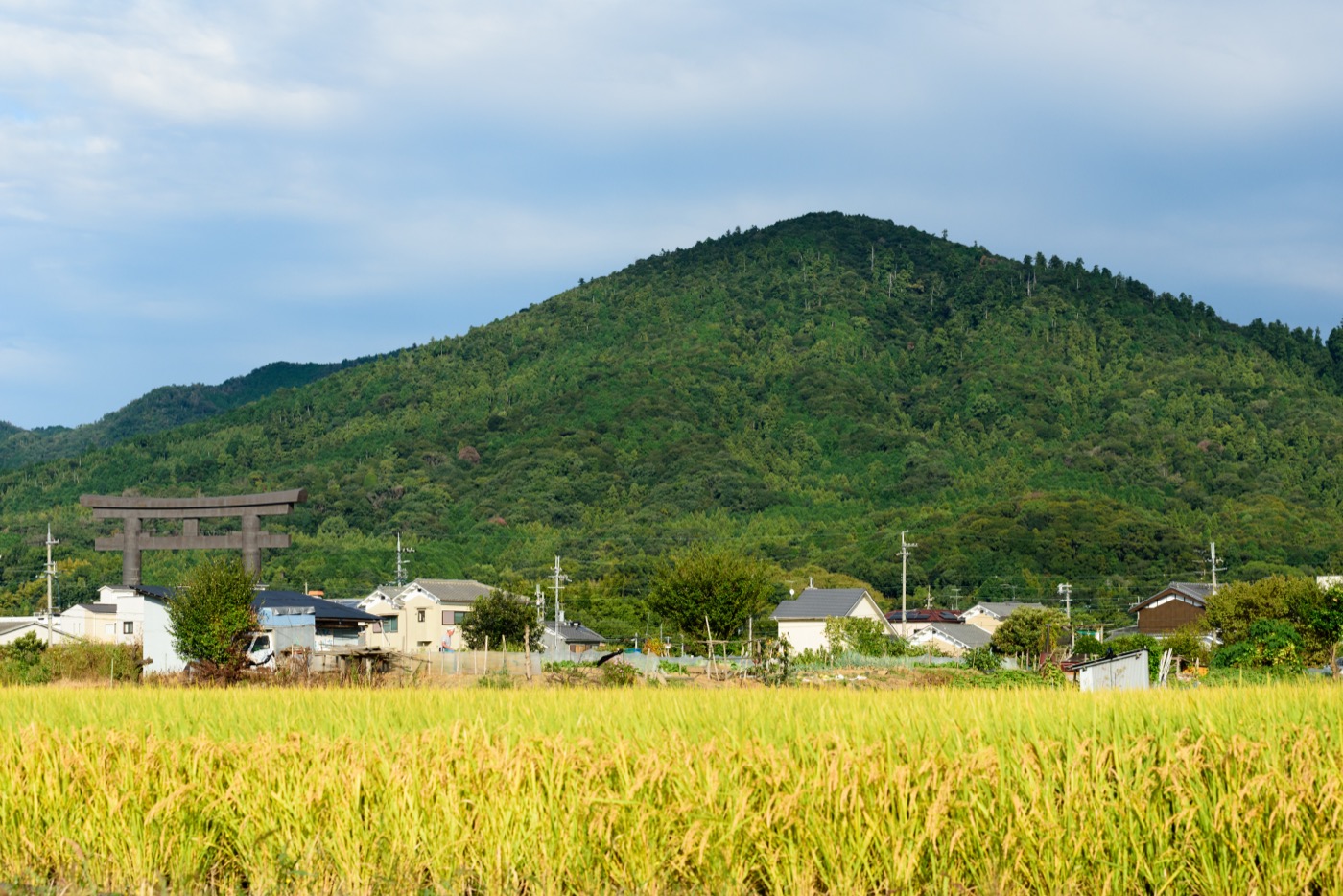 大物主神が鎮まるとされる三輪山