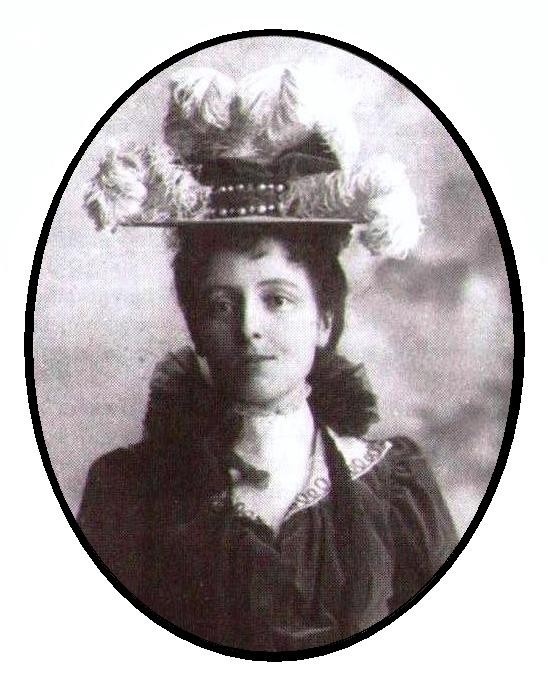 1897年ごろに撮影された若き日のルーシー・モード・モンゴメリの肖像写真