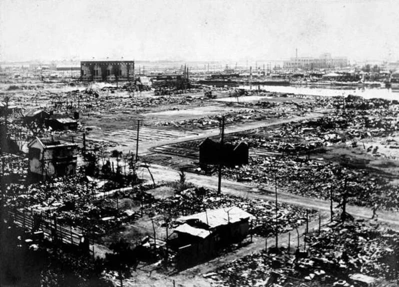 関東大震災後、寿小学校から見渡した横浜の被災市街地